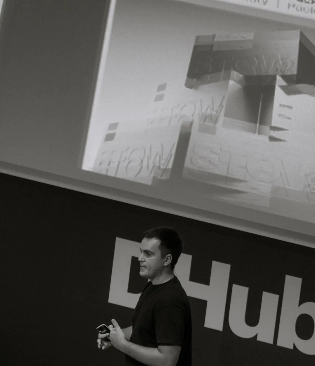 A talk at DHub — a project on the screen